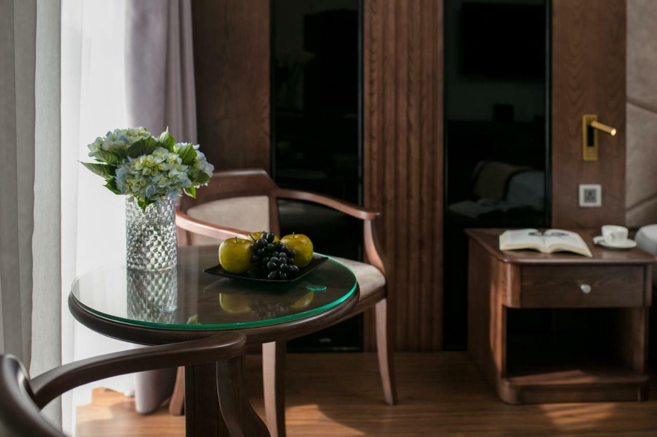 Halios Halong Hotel Hạ Long Extérieur photo